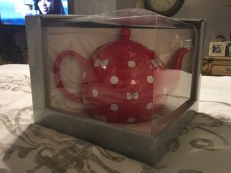 NEW Minnie Mouse porcelain tea pot
