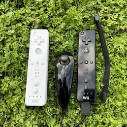 Nintendo Wii Controllers And Nunchuck FOR PARTS