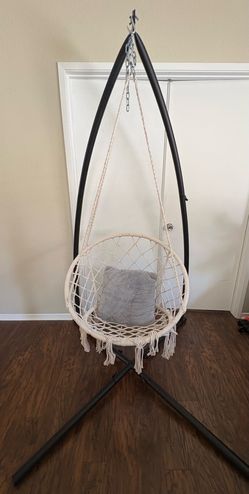 Indoor Freestanding Swing Chair Excellent condition