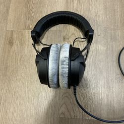 Studio Headphones Pro