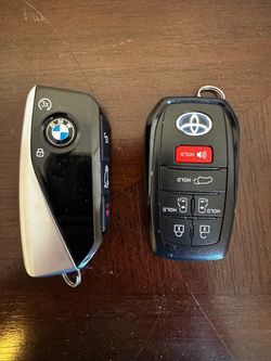 Key Fob 2022 Hybrid Sienna, Like New, OEM, barely used.  Excellent Condition