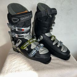 SALOMON SKI BOOTS MENS 13/14 CHECK OUT MY PROFILE FOR MORE GREAT ITEMS 