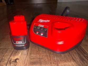 Milwaukee M12 CP2.0 2.0Ah Battery + Charger