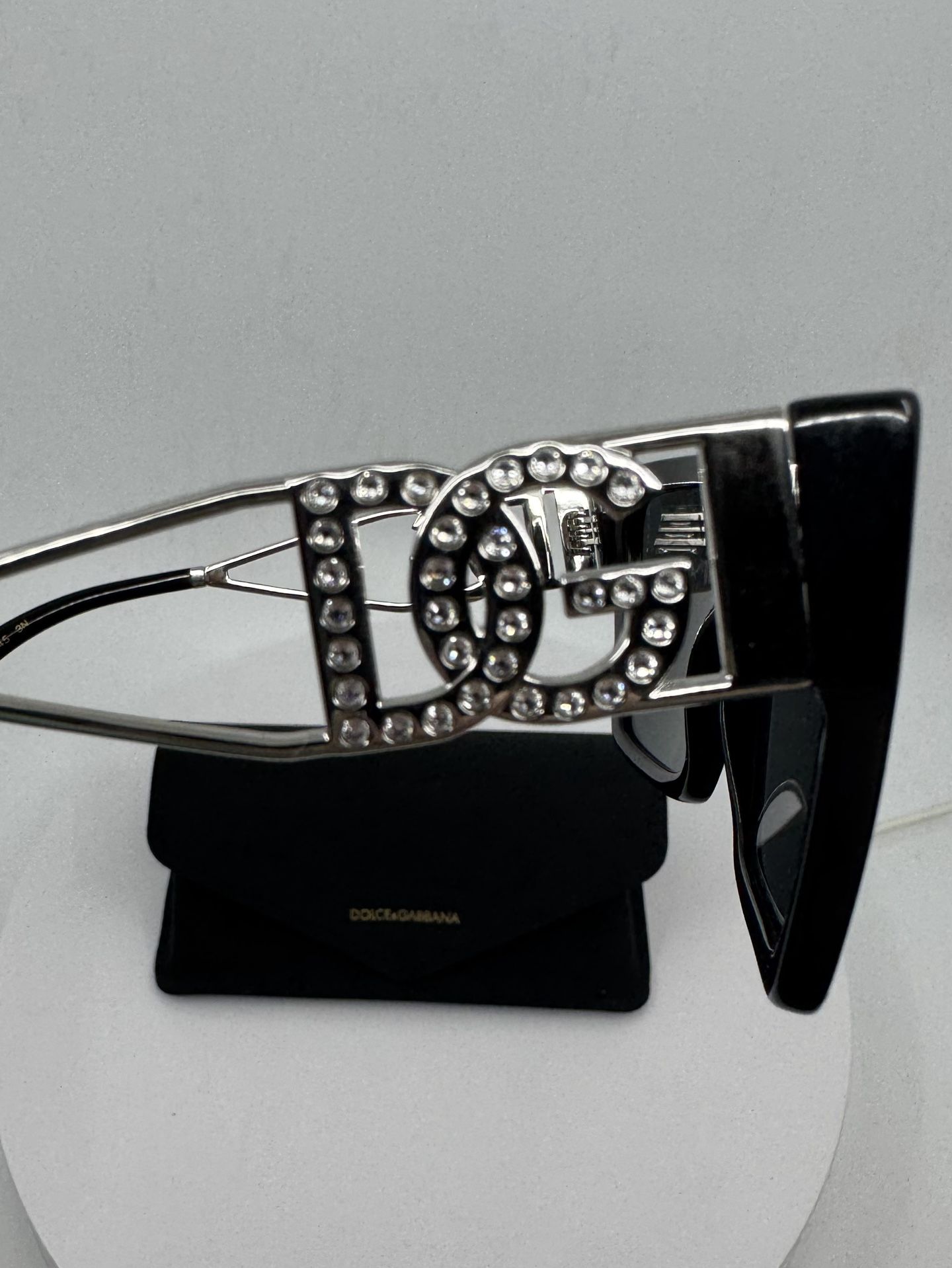 Dolce & Gabbana Black Diva Square Oversized Frame Sunglasses  display picture 3
