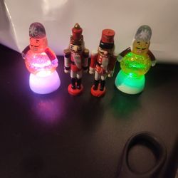 4 Mini Nutcrackers