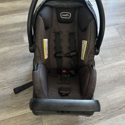 Evenflo LiteMax SafeMax Infant Car Seat + Base (MFG 8/2024, Expires 2030) 