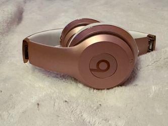 Rose Gold/Pink Wireless Beats Headphones Solo3