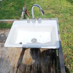 Like New No Scratches Cast Iron White  Sink. To Big  For My Area
