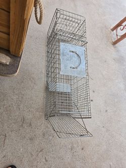Trap for a lot of different animals, pickup East side El Paso by Lee Trevino and Pelicano, Cash Only.
Trampa para diferentes animales, vienir por el