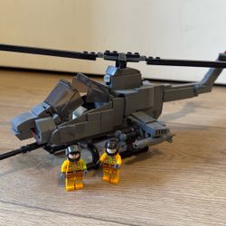 Lego Air Force Cobra Helicopter + 2 Mini figure 