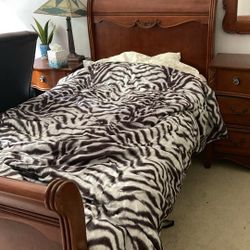 Twin Bed Almost New $500 Pay Cash And Pickup Today!