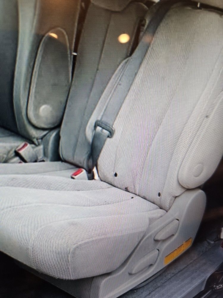 2014 Sienna Middle Seat Left Side With middle