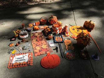 Halloween/Fall Indoor and outdoor decor and four wreaths (Pick Up Only)