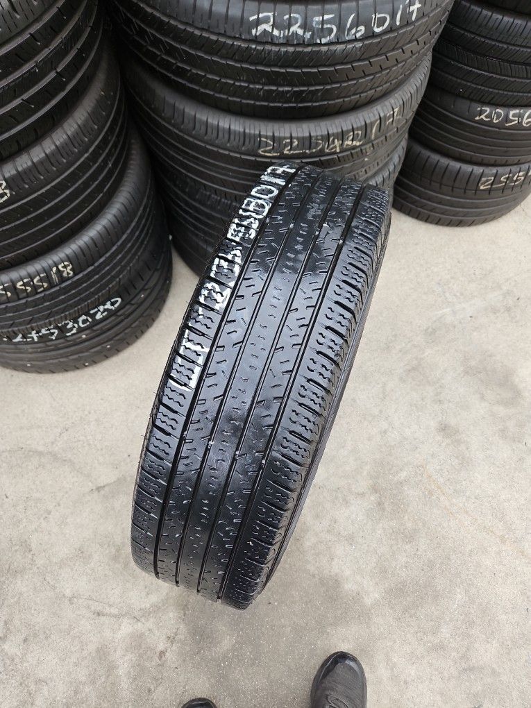 One LT 235/80/17 Rodian HT