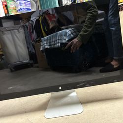 APPLE STUDIO MONITOR 24”