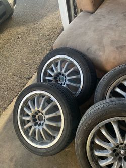 Set of 4 Alloy Wheels with Tires