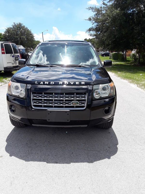 2010 Land Rover LR2 HSE Sport Utility 4D for Sale in Miami Gardens, FL