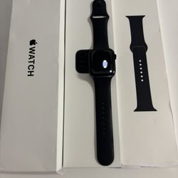 Apple Watch 44MM SE ( Black) 