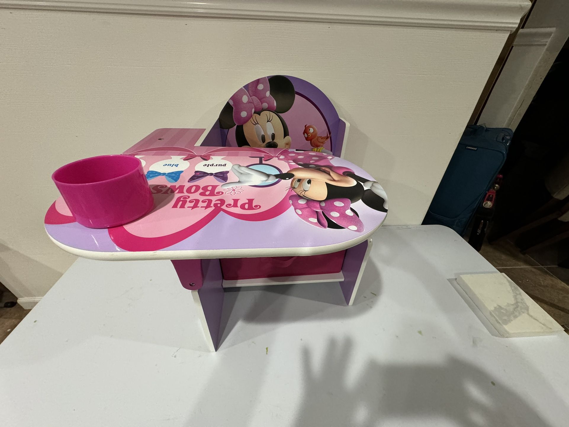 Disney Minnie Mouse Kids Desk