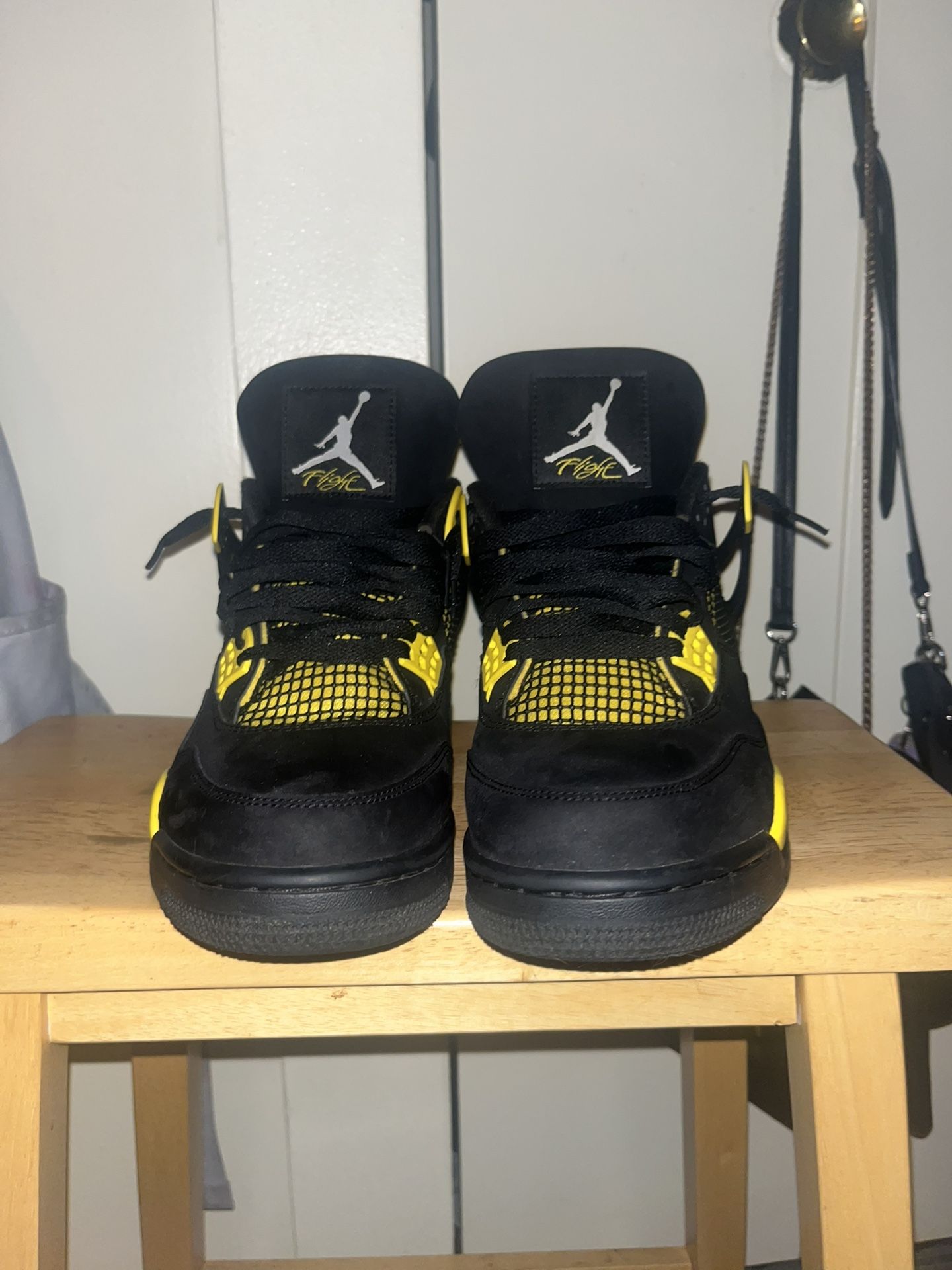 Jordan 4 Retro Thunder