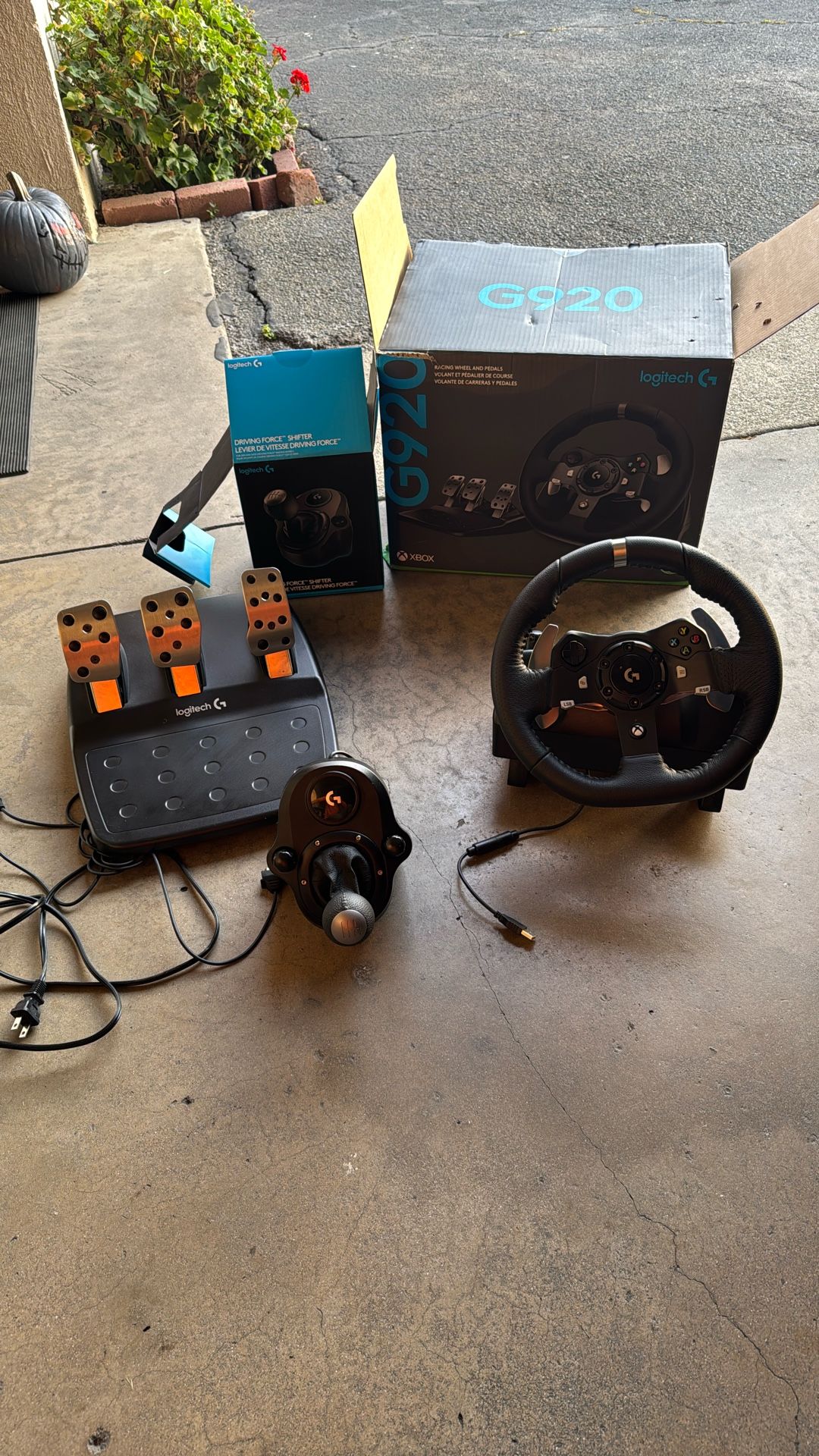 Logitech G920 with shifter xbox/pc