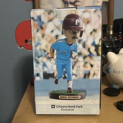 Mike Schmidt bobble head
