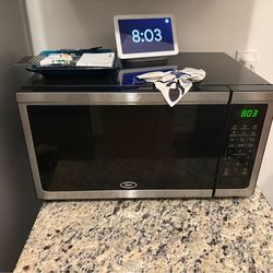 Oster 1000W Countertop Microwave Stainless Steel 1.1 Cu Ft — Works Great | LIC Queens