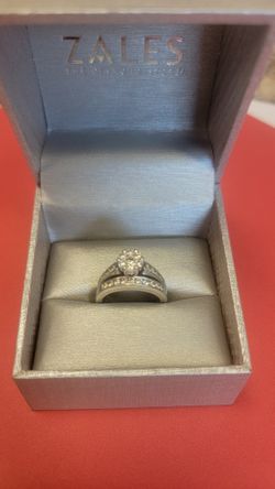White Gold 14 Kt Diamond RING