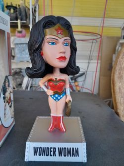 Wacky Wobbler Wonder Woman Bobble-Head (Opened Box).