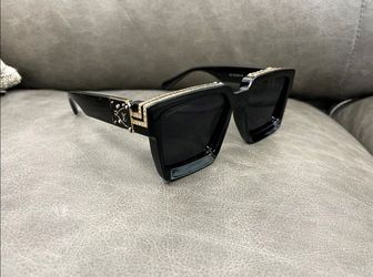 New LV Unisex