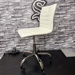 Flash Furniture Alan Low-Back Ribbed Upholstered Vinyl Padded Swivel Desk Chair, White