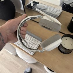 Corsair HS80 RGB Wireless Gaming Headset (White)