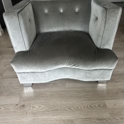 GRAY SOFt COUCHES