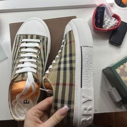 Burberry shoes