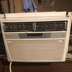 Frigidaire Air Conditioner 10,000 Btu