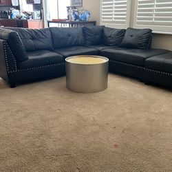 Black Sectional With Coffee Table And End Tables