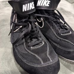 Wrestling NIKE shoes size 8.5 (almost New)