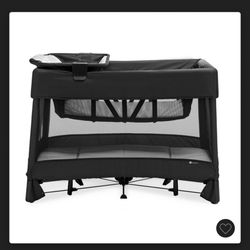 4moms breeze plus playard easy one handed setup with removable bassinet