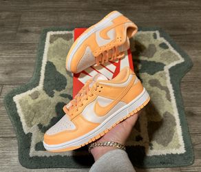 Nike Dunk ‘Peach Cream’ W