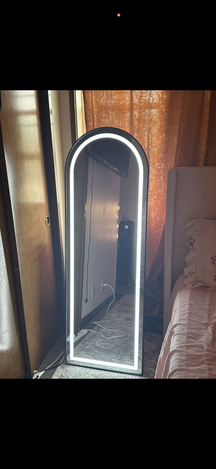STANDING LED MIRROR