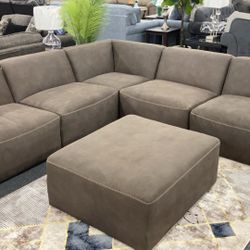Brown Sectional Relaxing Seats With Free Ottoman 