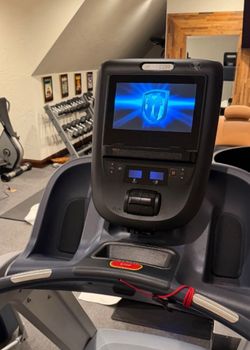 Precor TRM 865 V2 treadmill W/P62 console