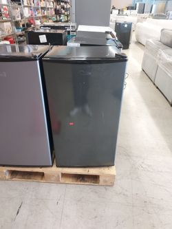 Midea mini fridge