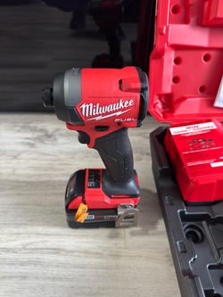 Milwaukee M18 fuel impact driver