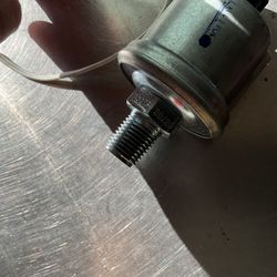 VDO OIL PRESSURE SENDER NEW