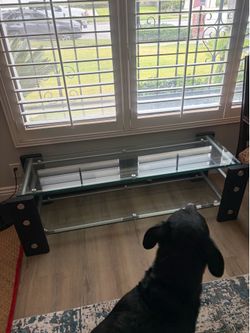 Tv stand very strong and beautiful with the thick mirror
