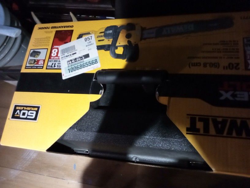 20 Inch DeWalt Chainsaw 60 Volt Brushless /Battery& Charger Included
