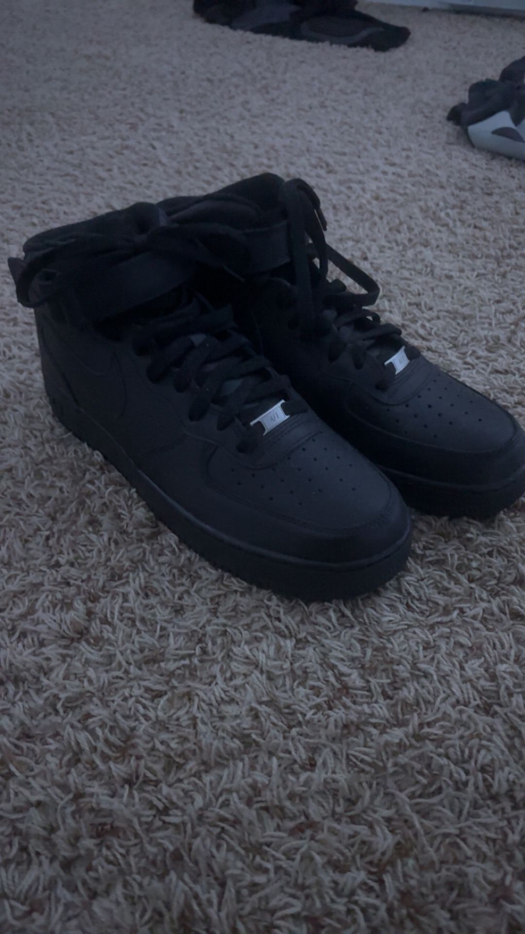 Size 12 men’s black air force 1 mid 07’s