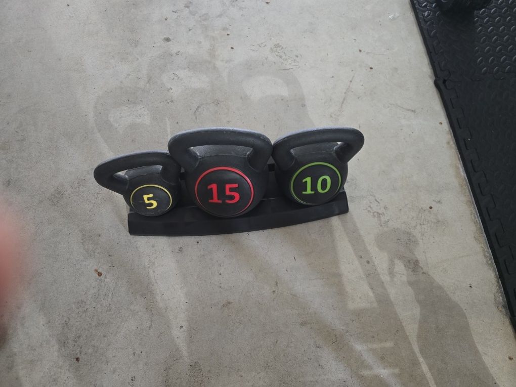 Dumbell Set 5, 10, And 15lbs With Frame