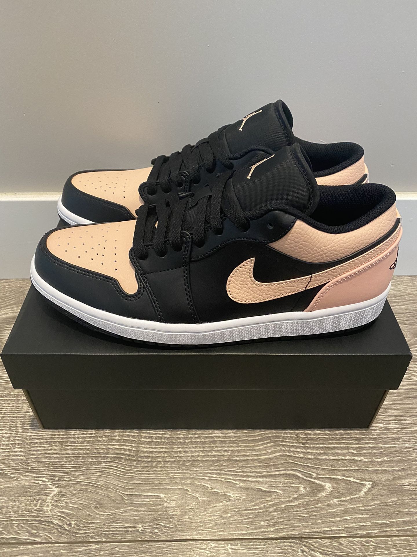 Nike Air Jordan 1 Low Crimson Tint/Men Size 8.5/553558 034 